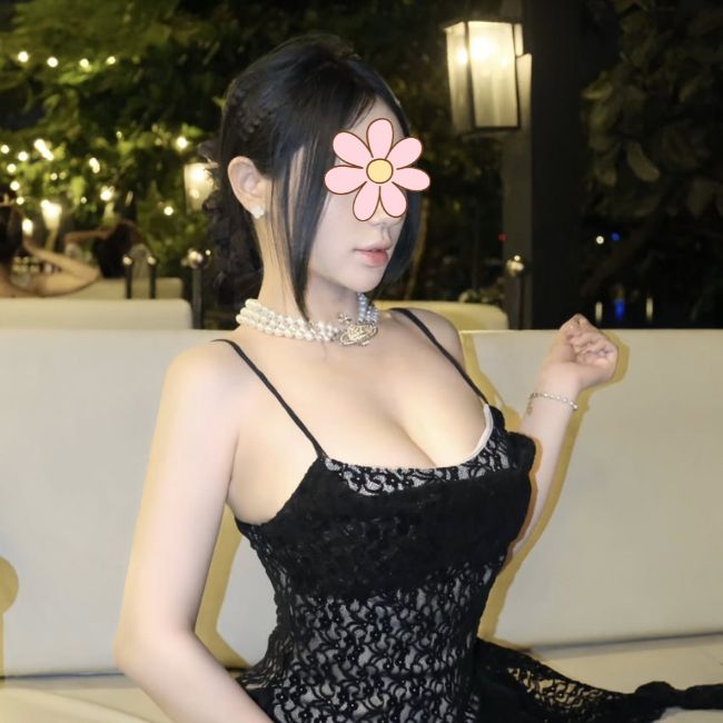 Ngọc Thúy - Gái vú bự bím đẹp hàng ngon Vỹ Dạ