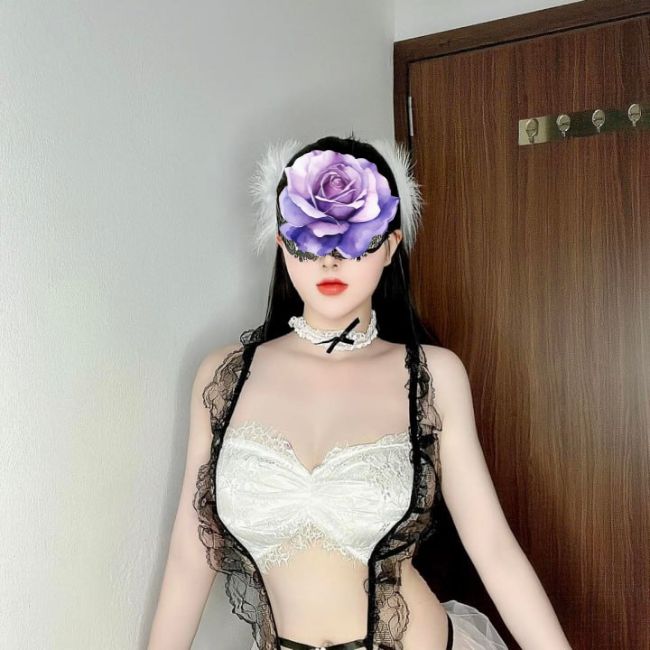 Quỳnh Ngân - Kỹ nữ Hồng Châu đá lưỡi vét máng điêu luyện