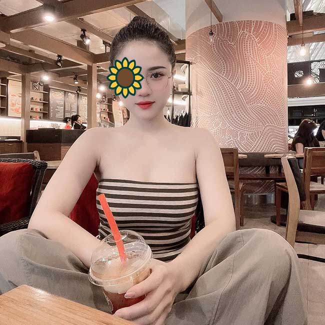 Trâm Anh - Mỹ nữ vạn người mê với body bốc lửa